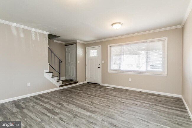 Building Photo - 702 Seawall Rd