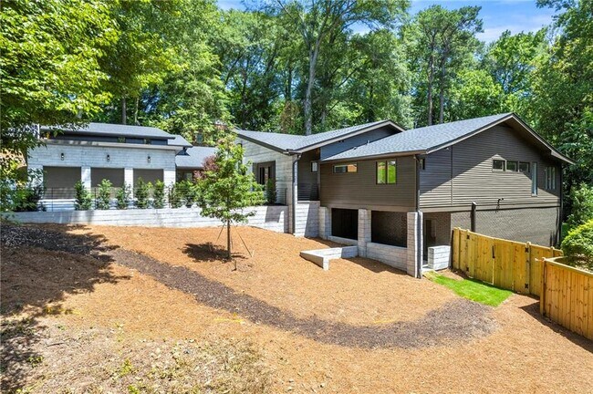 Foto del edificio - 272 Brighton Rd NE