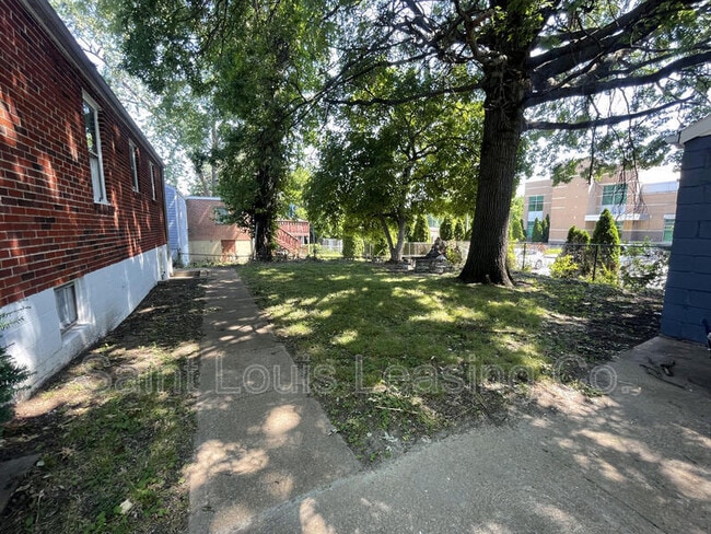 Building Photo - 6206 Evergreen Blvd