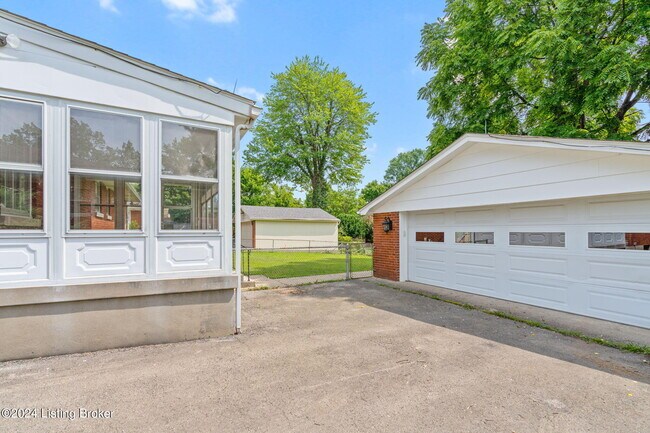 Foto del edificio - 3017 Debera Way