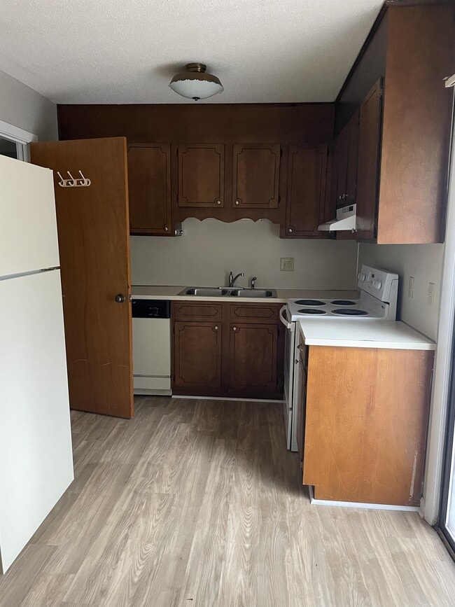 1051 3rd St SE, Hickory, NC 28602 Townhome Rentals in Hickory NC