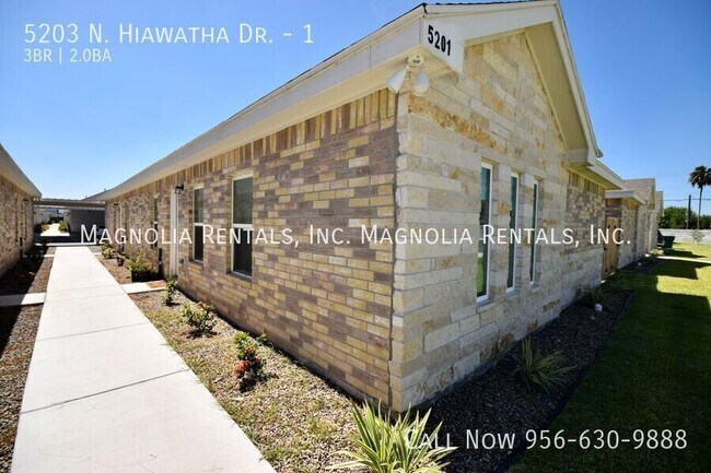 Building Photo - 5203 N Hiawatha Dr