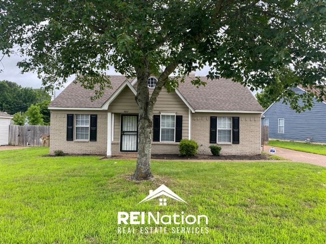 MILLINGTON STUNNER! 3BR/2BA | Vaulted Ceilings & Vinyl Plank Floors | Fenced Yard! - MILLINGTON STUNNER! 3BR/2BA | Vaulted Ceilings & Vinyl Plank Floors | Fenced Yard! House
