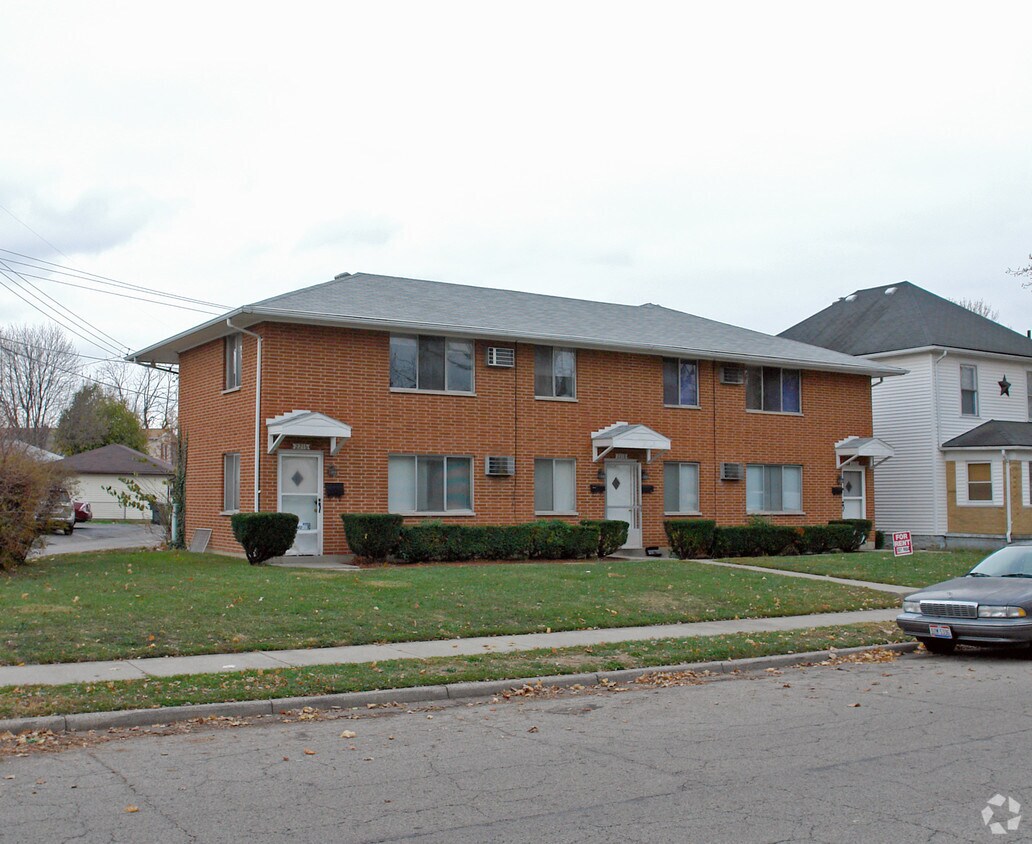 Primary Photo - 2216 Nill Ave
