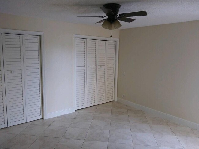 Foto del edificio - 32 NE 22nd Ave