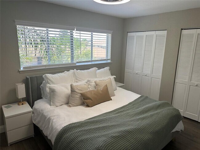 Foto del edificio - 6315 Newtown Cir