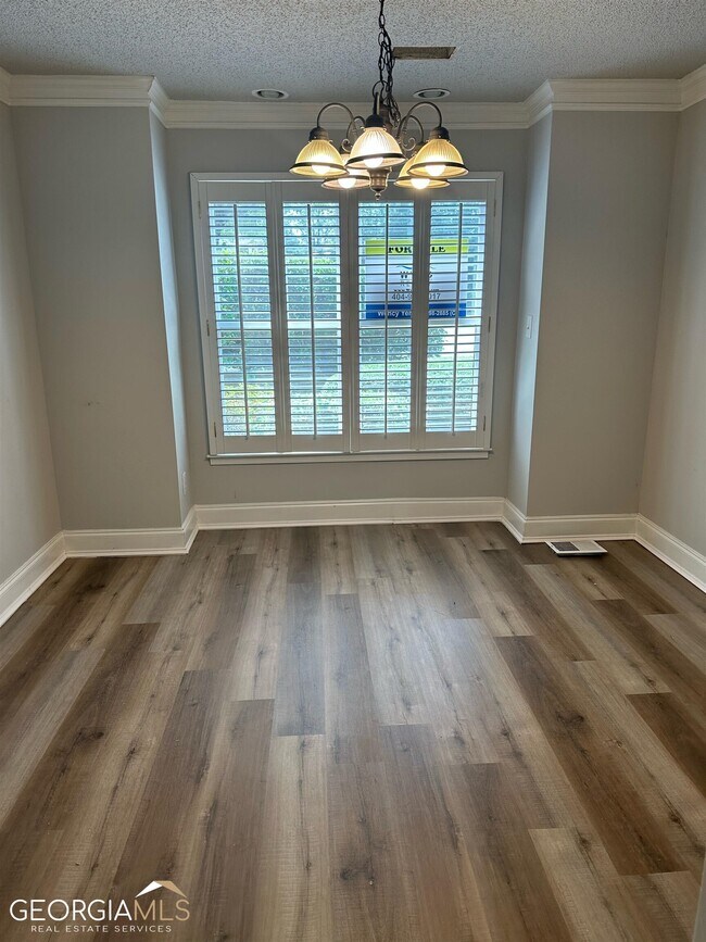 Foto del edificio - 186 Peachtree Hollow Ct NE