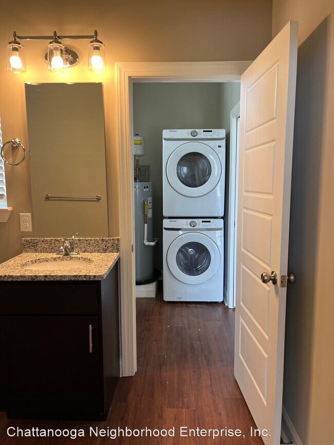 Building Photo - 1 br, 1 bath House - 2115 Vance Ave.