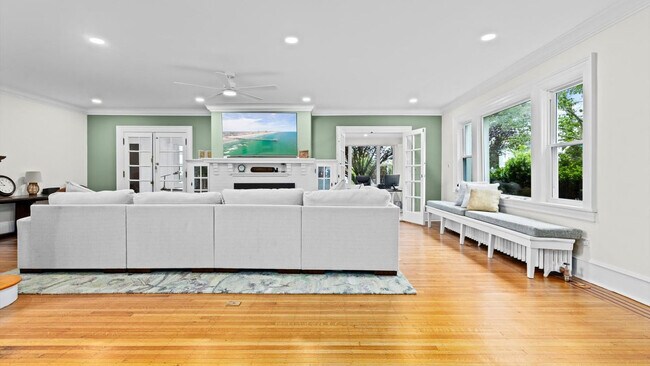 Building Photo - 2 S Oxford Ave