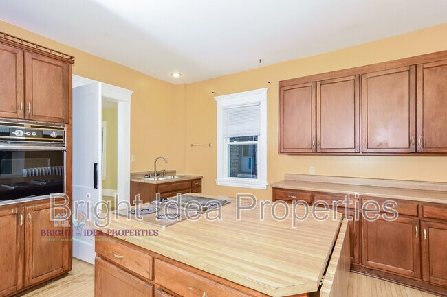 Foto del edificio - 2104 Emerson Ave S
