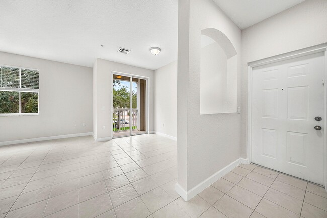 Building Photo - 1008 Shoma Dr