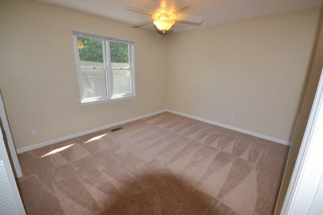 Foto del edificio - 3705 Burt Dr