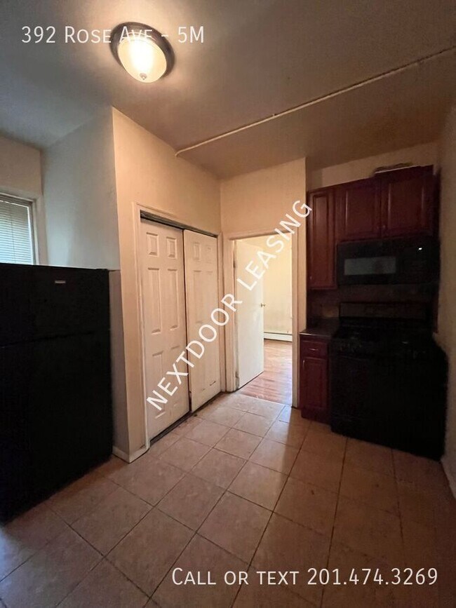 Building Photo - 392 Rose Ave Building Photo - 392 Rose Ave