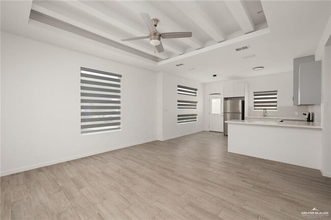 Building Photo - 10 Campeche Dr