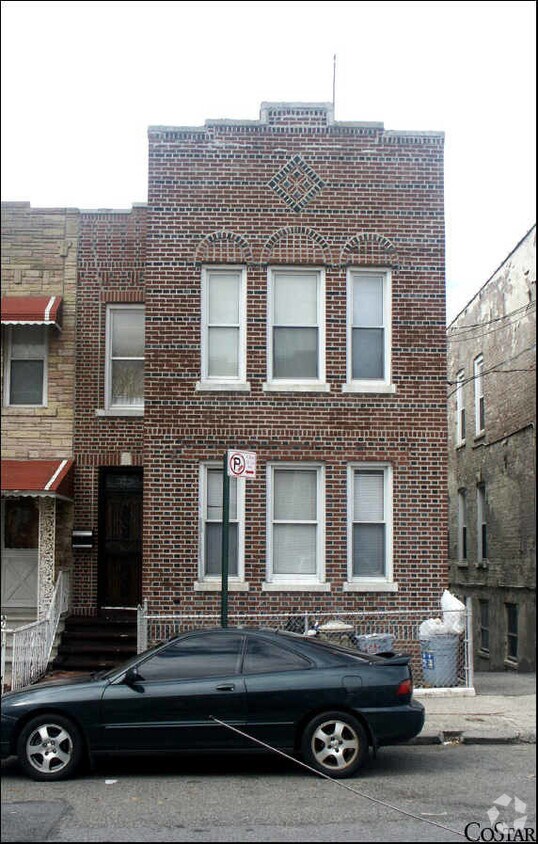 Primary Photo - 3231 Seymour Ave