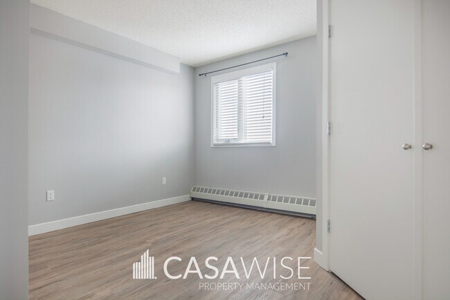 Photo du bâtiment - 9715-1110 110 St NW