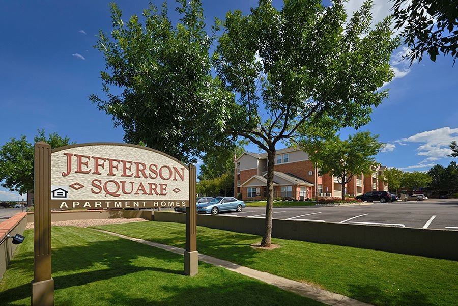 Convenient Location - Jefferson Square