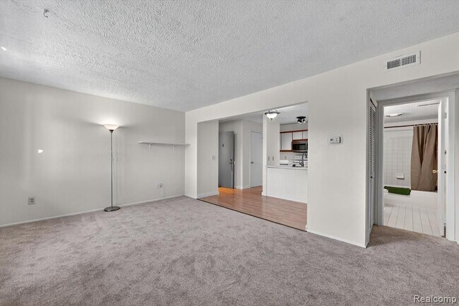 Building Photo - 8735 Greenwillow St