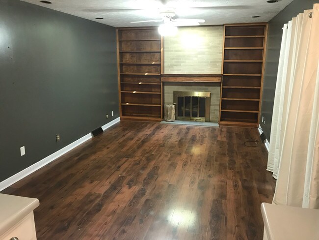 Building Photo - 2478 Norman Dr