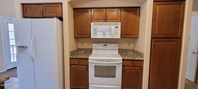 Building Photo - 2838 E Calavar Rd