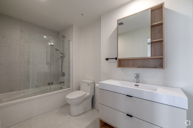 3BR, 2BA - 1053SF - Bathroom - Anima