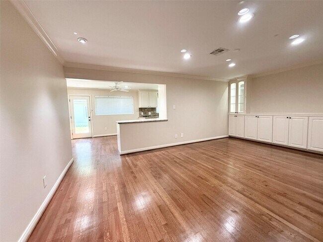 Foto del edificio - 5545 Pagewood Ln