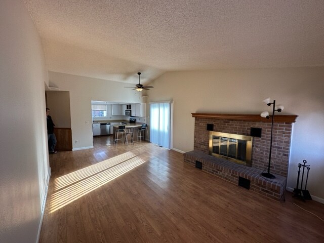 Foto del edificio - 4883 S Johnson St