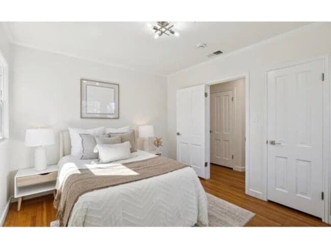 Building Photo - 3 Bedroom 2 Bathroom for Rent