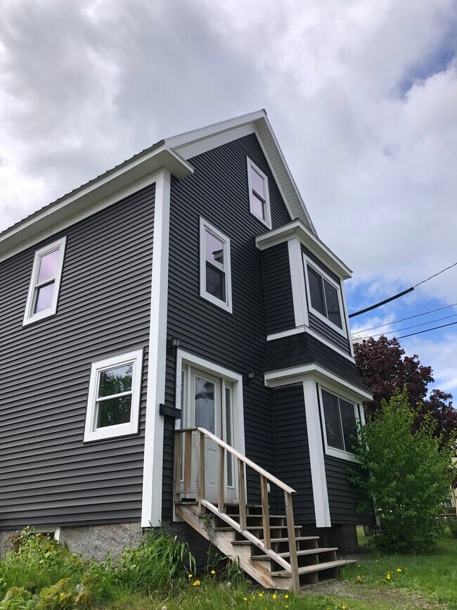 Foto del edificio - 141 Peltoma Ave