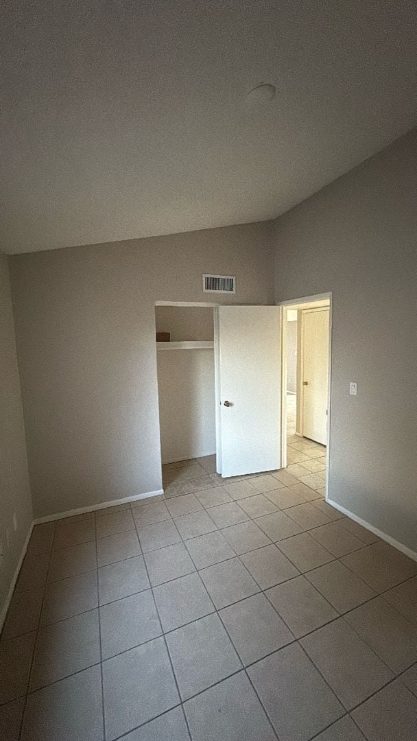 Building Photo - 1664 S Robin Ln