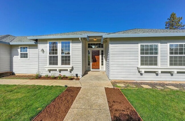 Foto del edificio - Beautiful 3 bedroom 2 bathroom Home in Beautiful Weimar!