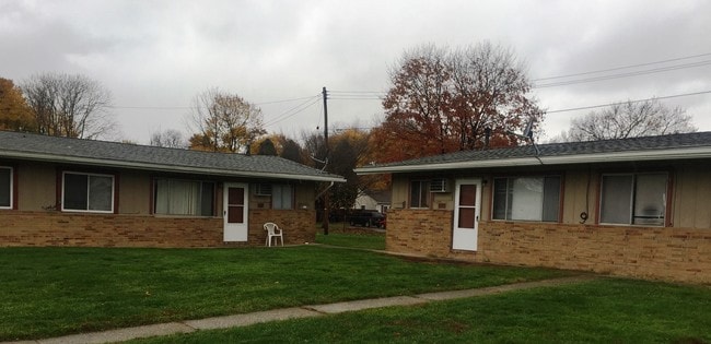 two bedroom units - 1325 Thurston St