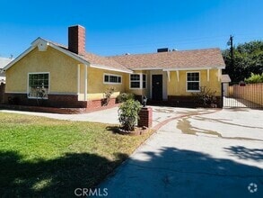 Building Photo - 1230 E Idahome St