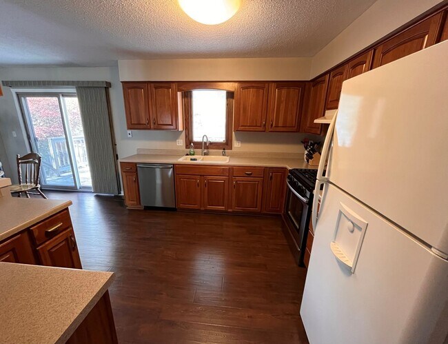 Building Photo - 3 Bed 1.5 Bath Single Family Home For Rent