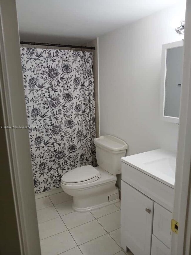 Foto del edificio - 8405 NW 8th St