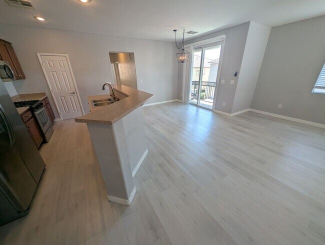 Foto del edificio - 9120 Alpine Grove Ave