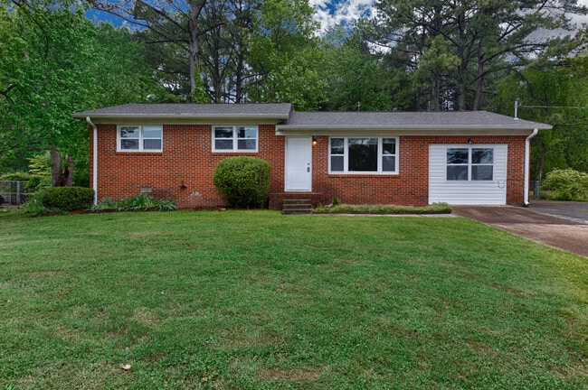 Building Photo - 504 Marion Dr