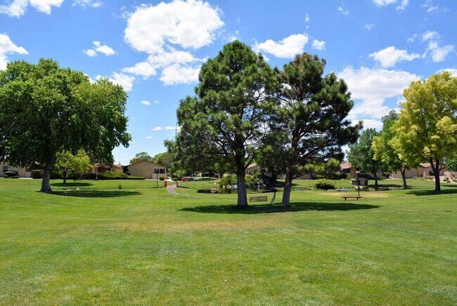 Building Photo - 10501 Clyburn Park Dr NE