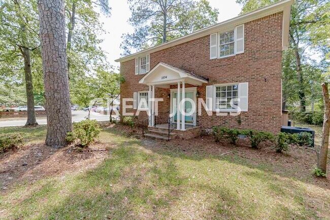 Foto del edificio - 2894 Elm St