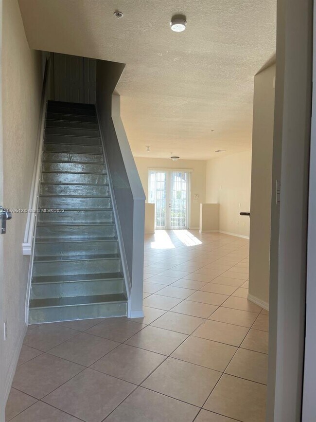 Foto del edificio - 5759 Hampton Hills Blvd