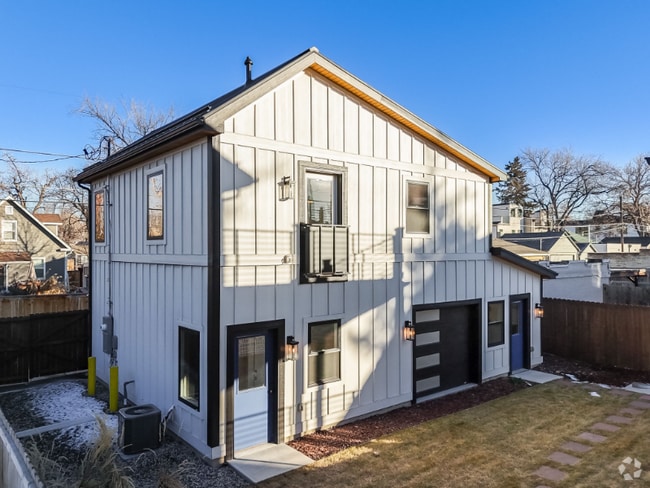 Building Photo - 3880 1/2 Sheridan Boulevard