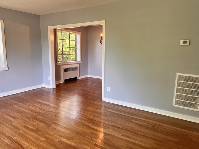 Living Room - 3522 Buckner Ln