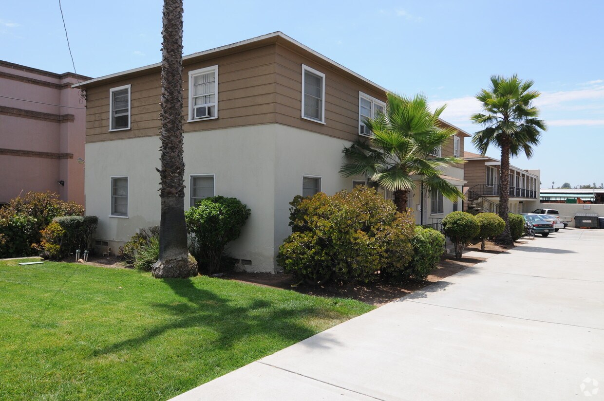 Foto del edificio - 4818-4832 1/2 Palm Ave