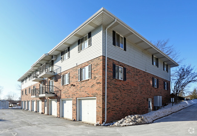 Foto del edificio - Honeysuckle Apartments