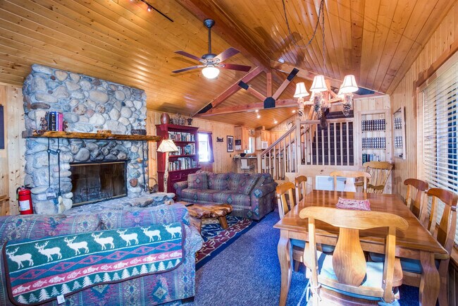 Foto del edificio - 2580 Yosemite Pines Ln