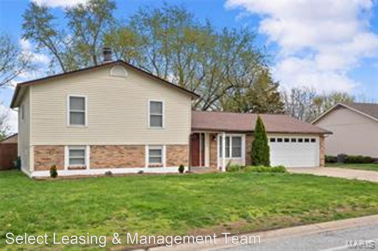 5 Oakridge W Dr, St. Peters, MO 63376 House Rental in St. Peters, MO