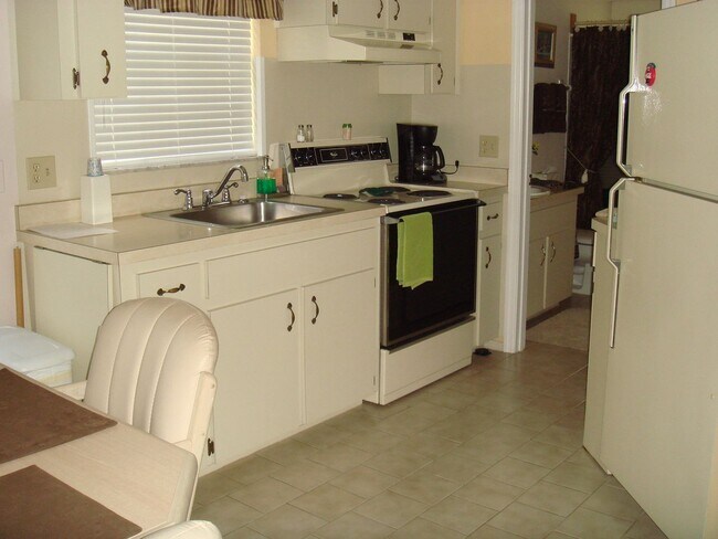 Foto del edificio - Adorable fully furnished 1 bedroom