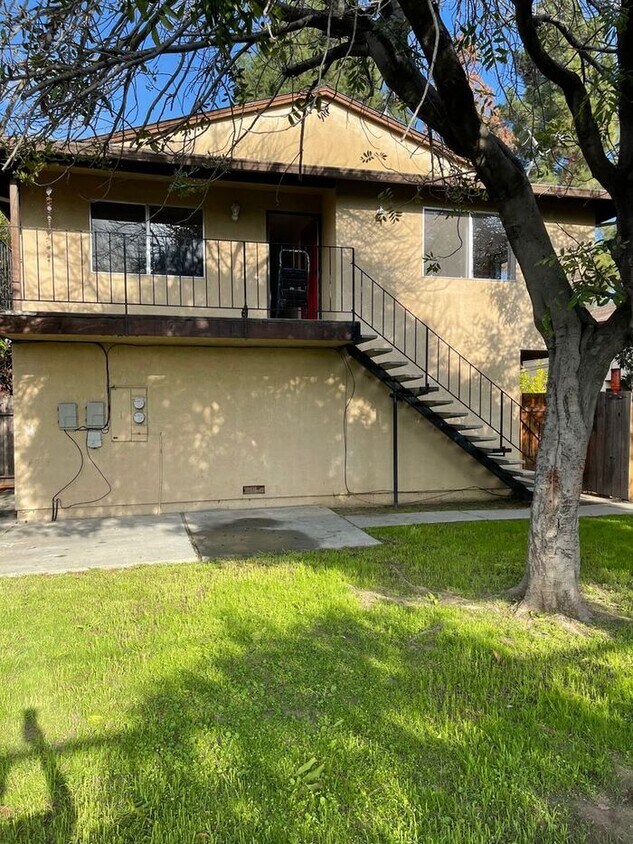 Foto principal - Great 3 bedroom 2 bath home in Fremont