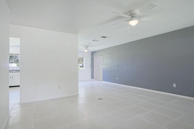 Foto del edificio - 737 SW Belmont Cir