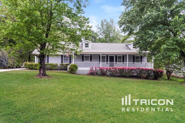 Building Photo - 115 W Forest Drive Covington GA